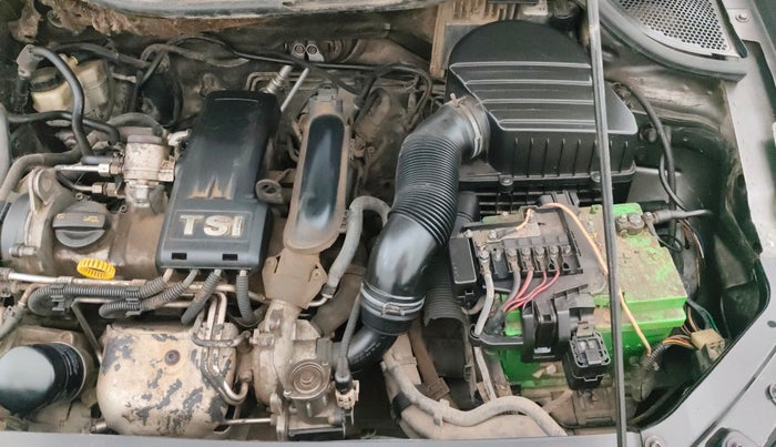 2014 Volkswagen Vento HIGHLINE PETROL AT, Petrol, Automatic, 98,542 km, Engine View - Left