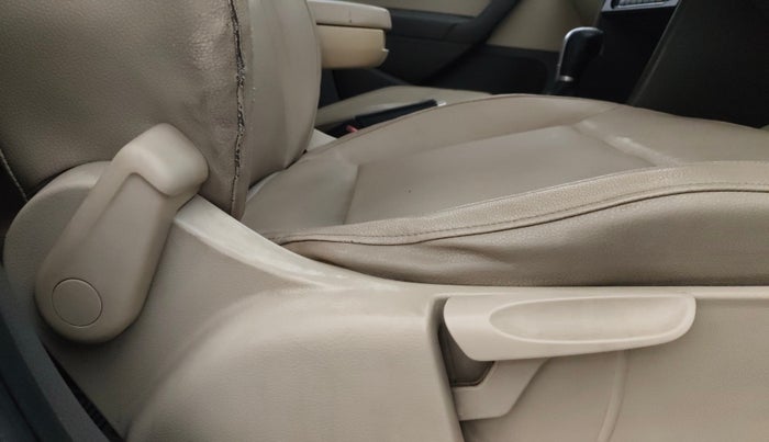 2014 Volkswagen Vento HIGHLINE PETROL AT, Petrol, Automatic, 98,542 km, Driver Side Adjustment Panel