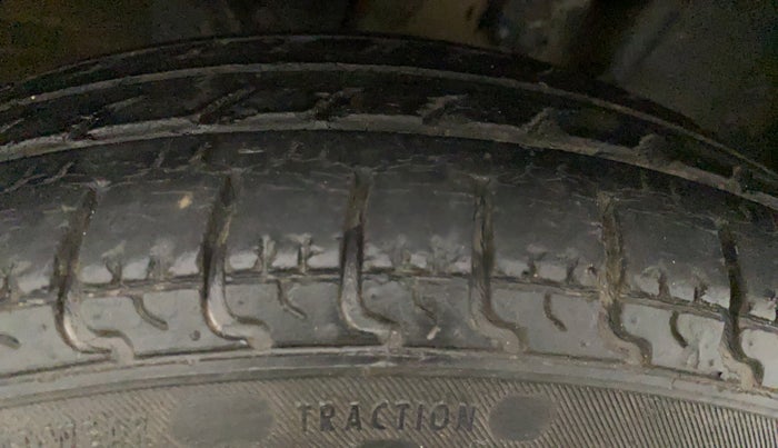 2016 Renault Kwid RXT 0.8 (O), Petrol, Manual, 53,563 km, Right Rear Tyre Tread