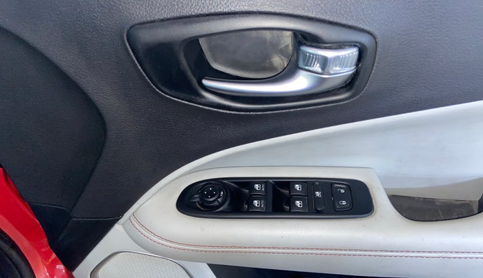 2018 Jeep Compass LIMITED 1.4 PETROL AT, Petrol, Automatic, 40,188 km, Driver Side Door Panels Control