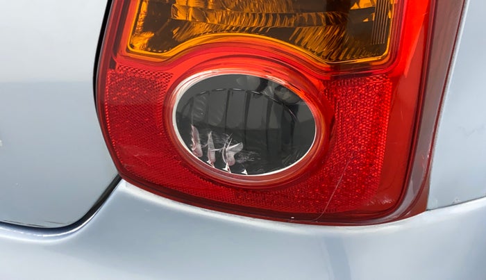 2011 Toyota Etios Liva G, Petrol, Manual, 48,721 km, Right tail light - Minor damage