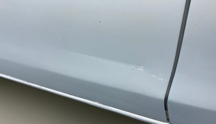 2011 Toyota Etios Liva G, Petrol, Manual, 48,721 km, Front passenger door - Slightly dented