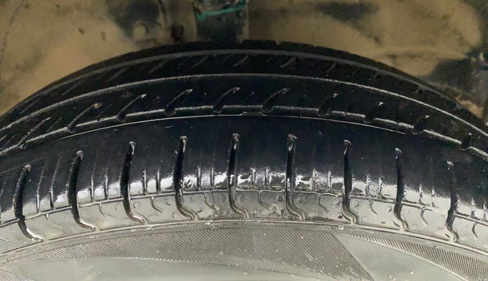 2017 Maruti Wagon R 1.0 LXI, CNG, Manual, 60,482 km, Right Front Tyre Tread