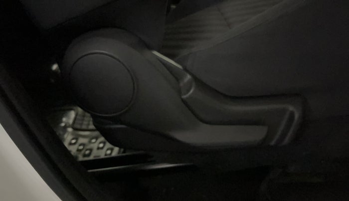 2023 Maruti Swift LXI, Petrol, Manual, 16,763 km, Driver Side Adjustment Panel