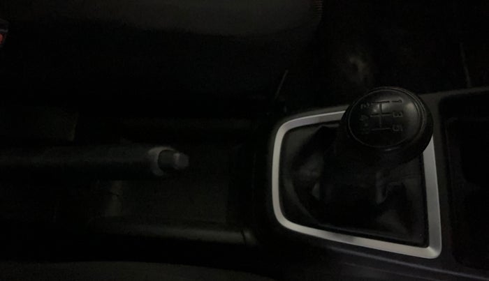 2023 Maruti Swift LXI, Petrol, Manual, 16,763 km, Gear Lever