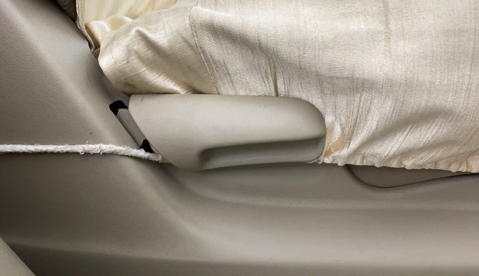 2015 Maruti Ertiga VXI, CNG, Manual, 70,614 km, Driver Side Adjustment Panel