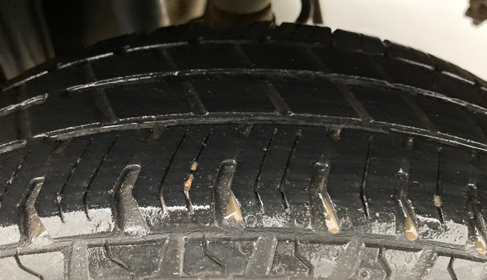 2016 Maruti Alto 800 VXI, Petrol, Manual, 45,265 km, Left Rear Tyre Tread