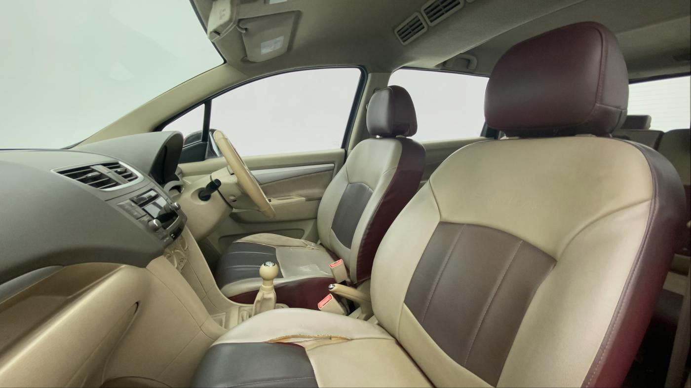 2013 Maruti Ertiga ZDI, Diesel, Manual, 98,482 km, Right Side Front Door Cabin