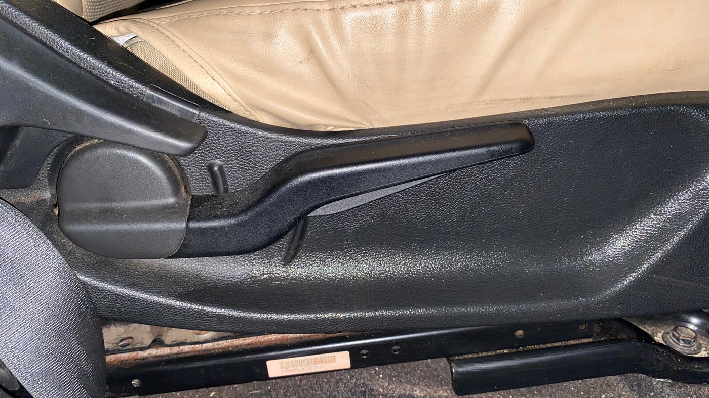 2022 Honda City 1.5L I-VTEC V MT 5TH GEN, Petrol, Manual, 35,033 km, Driver Side Adjustment Panel