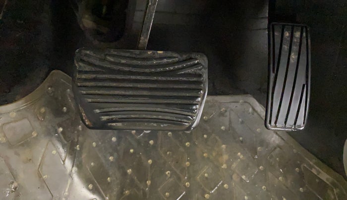 2021 Mahindra XUV300 W8 (O) 1.2 PETROL AMT, Petrol, Automatic, 57,357 km, Pedals