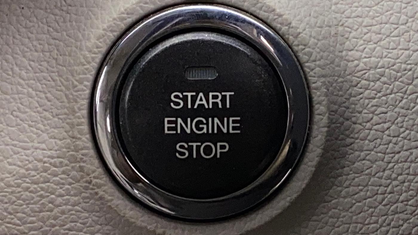 2021 Mahindra XUV300 W8 (O) 1.2 PETROL AMT, Petrol, Automatic, 57,357 km, Keyless Start/ Stop Button