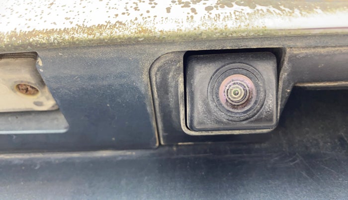 2021 Mahindra XUV300 W8 (O) 1.2 PETROL AMT, Petrol, Automatic, 57,357 km, Parking Camera