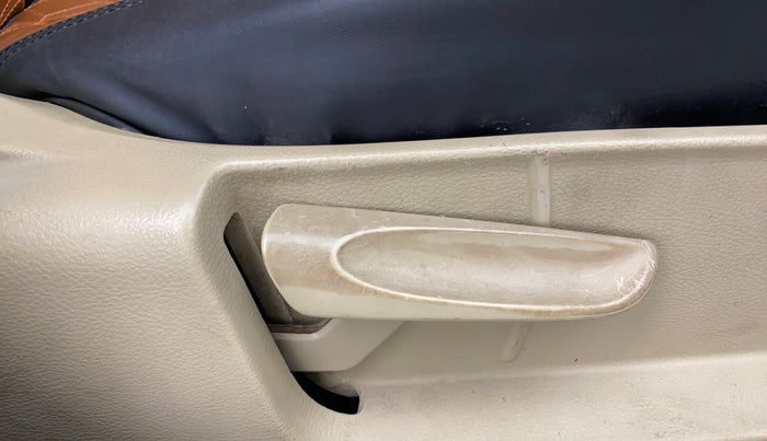 2016 Volkswagen Ameo HIGHLINE1.5L, Diesel, Manual, 1,12,892 km, Driver Side Adjustment Panel