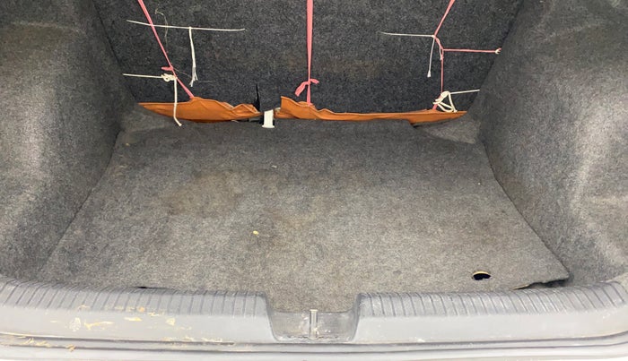 2016 Volkswagen Ameo HIGHLINE1.5L, Diesel, Manual, 1,12,892 km, Boot Inside