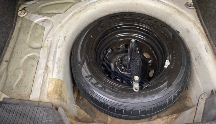 2016 Volkswagen Ameo HIGHLINE1.5L, Diesel, Manual, 1,12,892 km, Spare Tyre