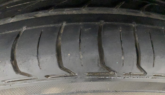 2015 Hyundai Elite i20 ASTA 1.2, Petrol, Manual, 99,738 km, Left Front Tyre Tread