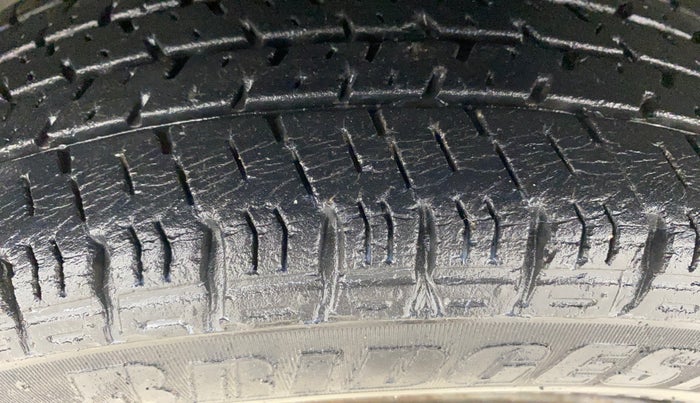 2014 Maruti Alto K10 VXI, Petrol, Manual, 44,648 km, Left Front Tyre Tread