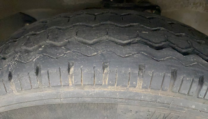 2019 Maruti Eeco 5 STR WITH A/C+HTR, Petrol, Manual, 34,097 km, Right Front Tyre Tread