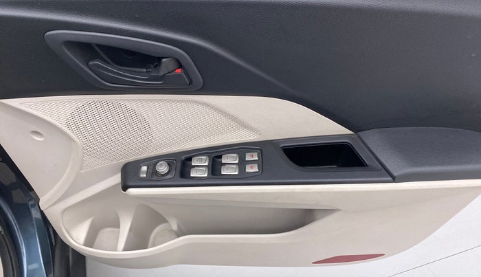 2021 Mahindra XUV300 W6 1.5 DIESEL, Diesel, Manual, 36,372 km, Driver Side Door Panels Control