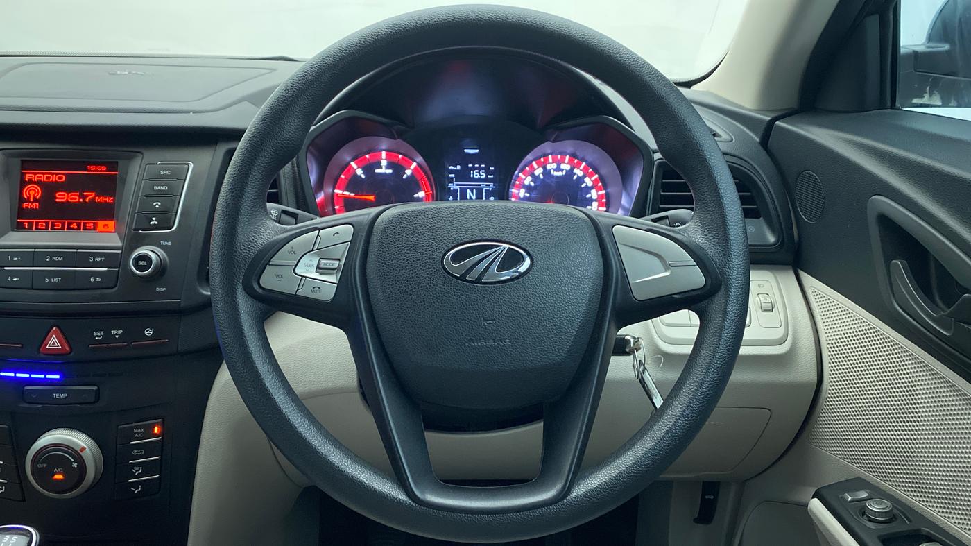 2021 Mahindra XUV300 W6 1.5 DIESEL, Diesel, Manual, 36,372 km, Steering Wheel Close Up