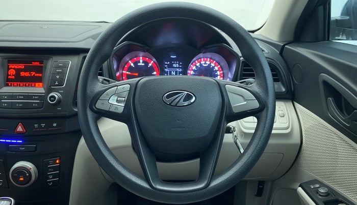 2021 Mahindra XUV300 W6 1.5 DIESEL, Diesel, Manual, 36,372 km, Steering Wheel Close Up