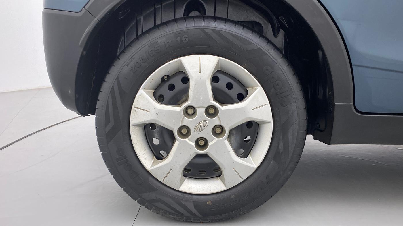 2021 Mahindra XUV300 W6 1.5 DIESEL, Diesel, Manual, 36,372 km, Right Rear Wheel