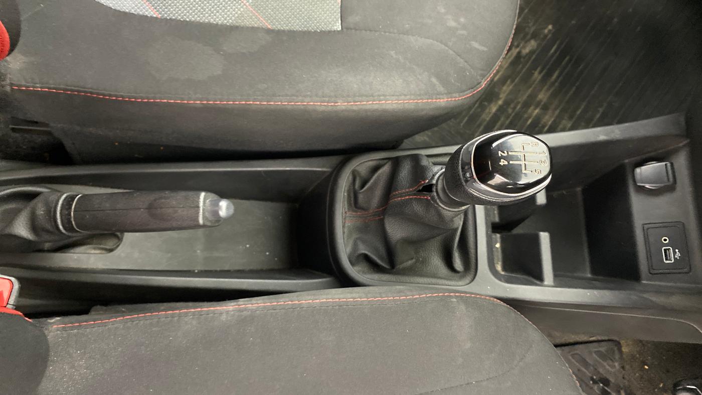 2021 Renault Kwid RXT 1.0 (O), Petrol, Manual, 44,135 km, Gear Lever