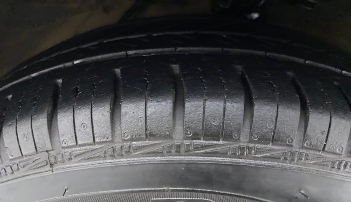 2014 Hyundai i10 MAGNA 1.1 IRDE2, Petrol, Manual, 84,127 km, Right Front Tyre Tread