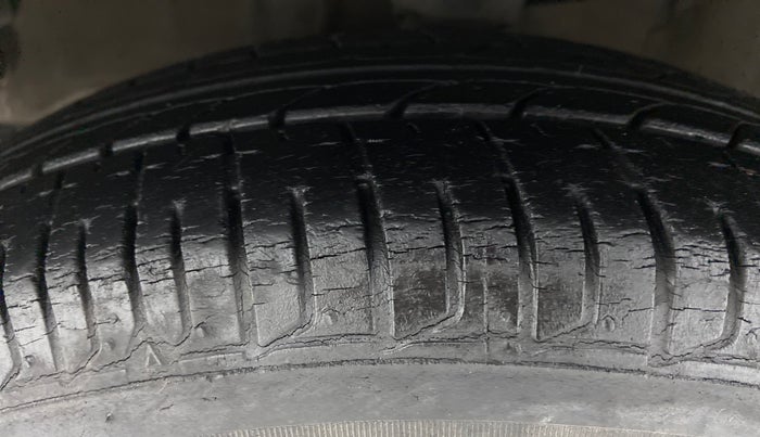 2013 Hyundai i10 SPORTZ 1.2 AT KAPPA2, Petrol, Automatic, 39,640 km, Left Front Tyre Tread