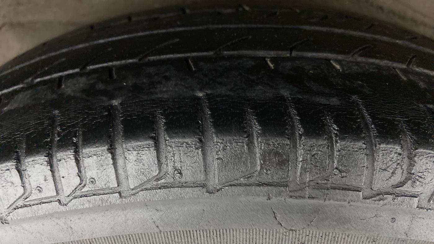 2013 Hyundai i10 SPORTZ 1.2 AT KAPPA2, Petrol, Automatic, 39,640 km, Right Rear Tyre Tread