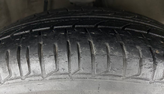 2013 Hyundai i10 SPORTZ 1.2 AT KAPPA2, Petrol, Automatic, 39,640 km, Right Front Tyre Tread