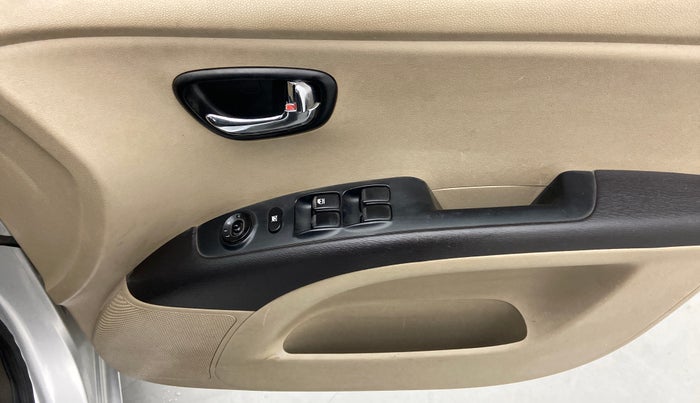 2013 Hyundai i10 SPORTZ 1.2 AT KAPPA2, Petrol, Automatic, 39,640 km, Driver Side Door Panels Control
