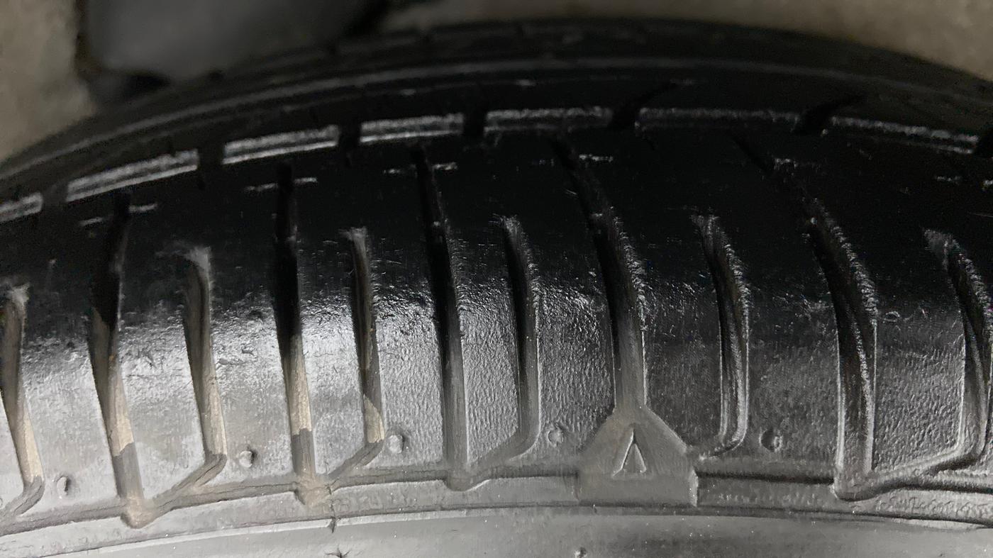2013 Hyundai i10 SPORTZ 1.2 AT KAPPA2, Petrol, Automatic, 39,640 km, Left Rear Tyre Tread