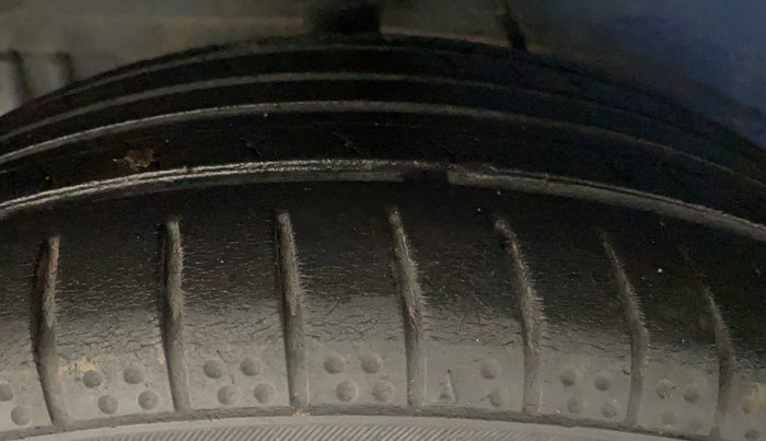2015 Tata Zest XMS PETROL, Petrol, Manual, 75,916 km, Right Rear Tyre Tread