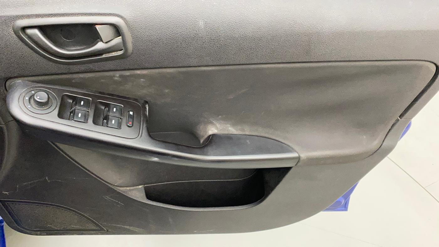 2015 Tata Zest XMS PETROL, Petrol, Manual, 75,916 km, Driver Side Door Panels Control