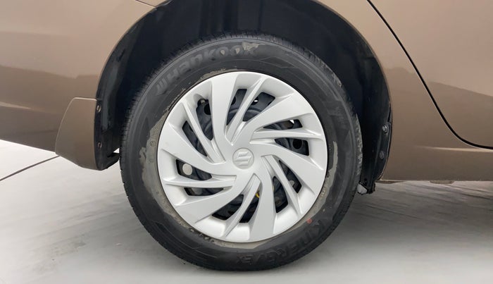2015 Maruti Ciaz  ZDI SHVS, Diesel, Manual, 1,23,834 km, Right Rear Wheel