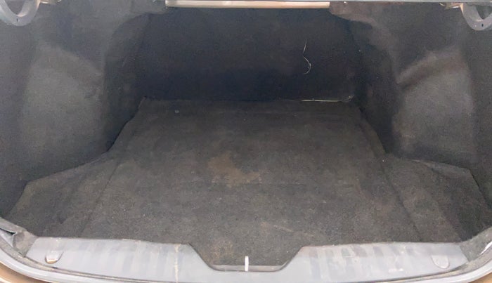 2015 Maruti Ciaz  ZDI SHVS, Diesel, Manual, 1,23,834 km, Boot Inside View