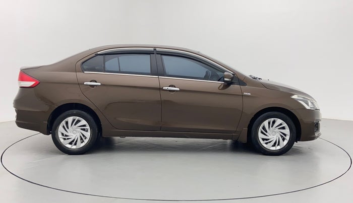 2015 Maruti Ciaz  ZDI SHVS, Diesel, Manual, 1,23,834 km, Right Side View