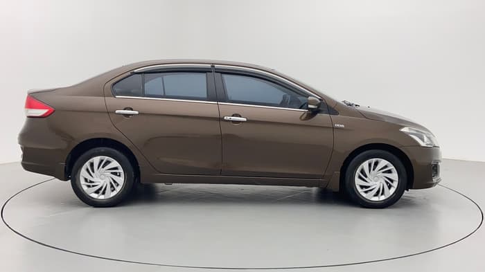2015 Maruti Ciaz  ZDI SHVS, Diesel, Manual, 1,23,834 km, Right Side View