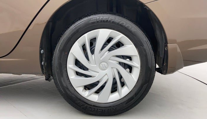 2015 Maruti Ciaz  ZDI SHVS, Diesel, Manual, 1,23,834 km, Left Rear Wheel
