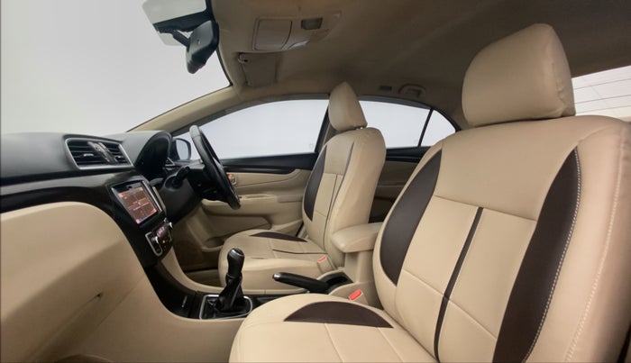 2015 Maruti Ciaz  ZDI SHVS, Diesel, Manual, 1,23,834 km, Right Side Front Door Cabin View