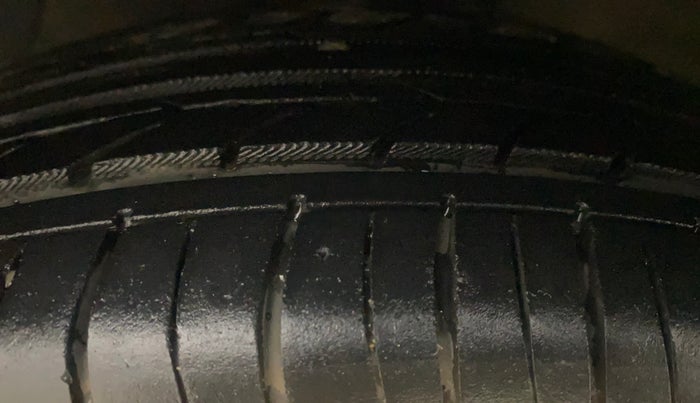 2015 Hyundai Xcent SX 1.2, Petrol, Manual, 71,575 km, Left Front Tyre Tread