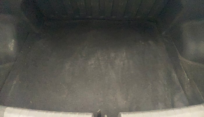 2015 Hyundai Xcent SX 1.2, Petrol, Manual, 71,575 km, Boot Inside