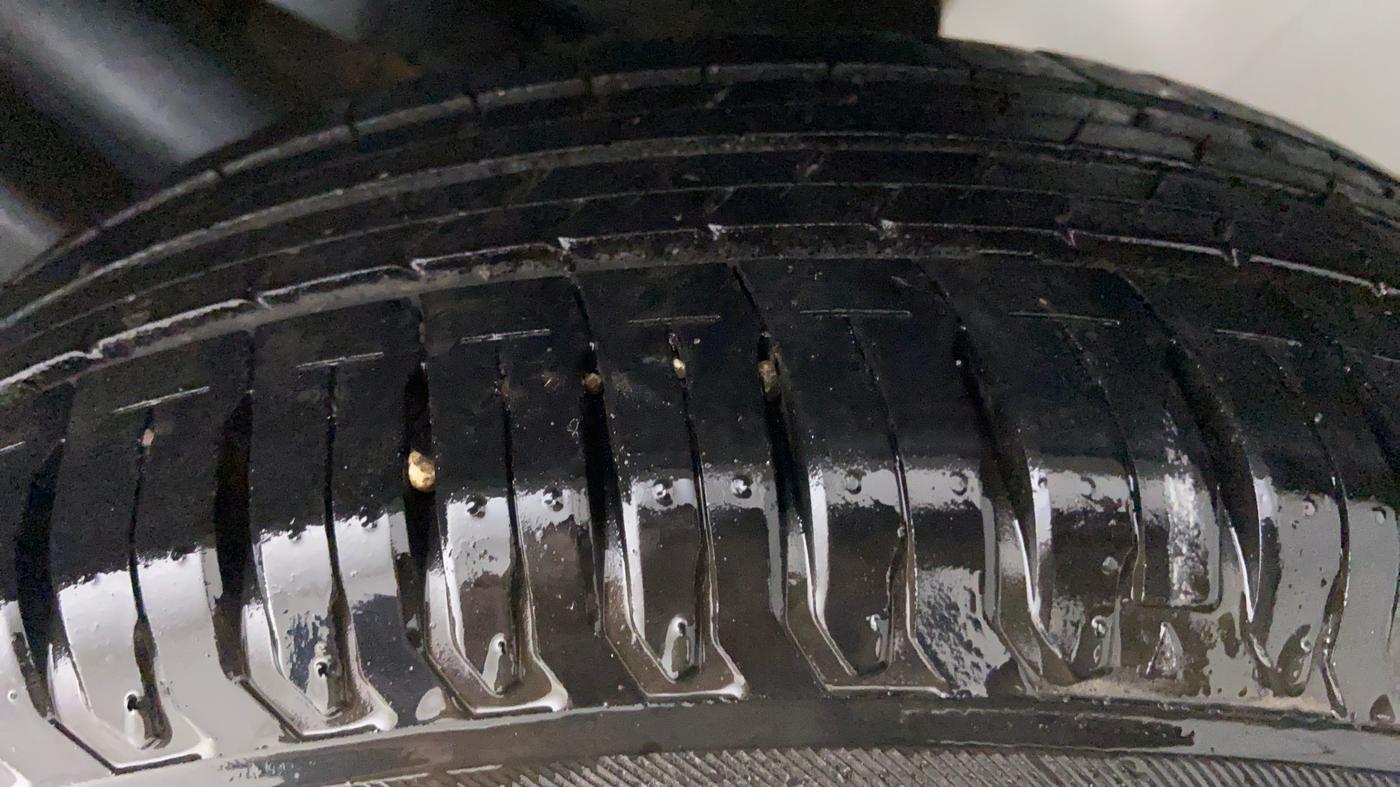 2020 Maruti Dzire ZXI, Petrol, Manual, 13,502 km, Left Rear Tyre Tread