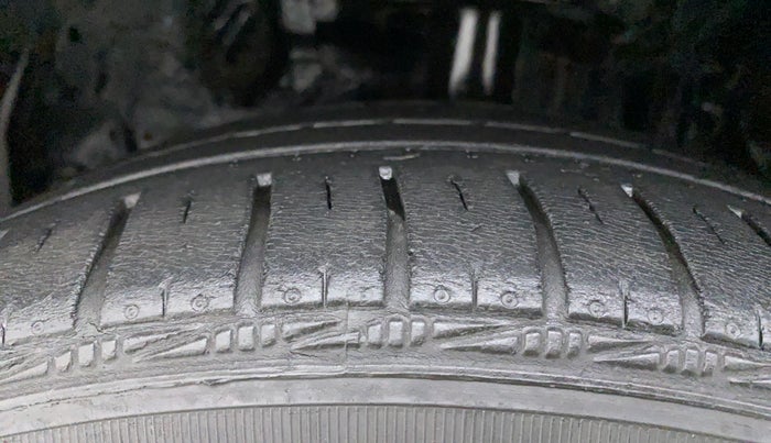 2018 Toyota YARIS J MT, Petrol, Manual, 28,753 km, Left Front Tyre Tread