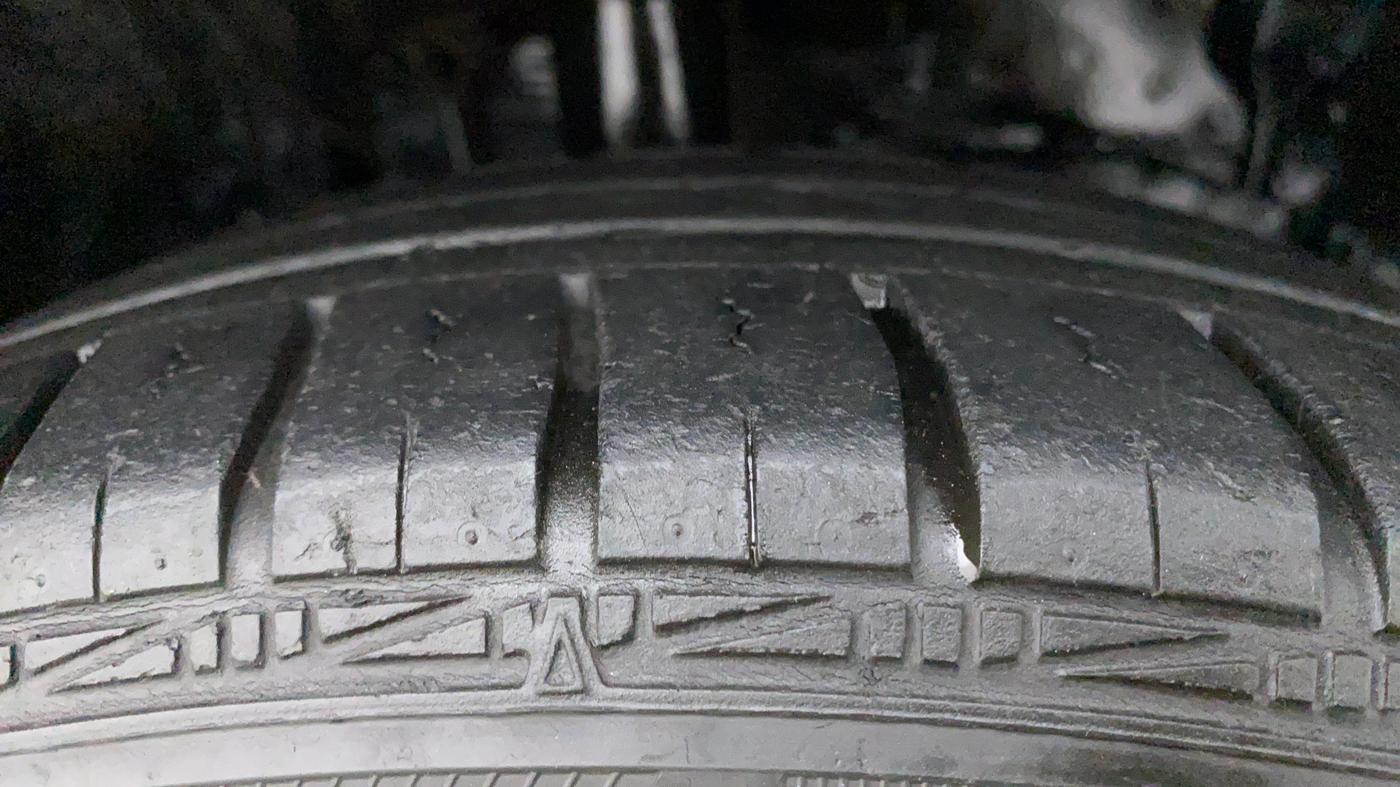 2018 Toyota YARIS J MT, Petrol, Manual, 28,753 km, Right Front Tyre Tread