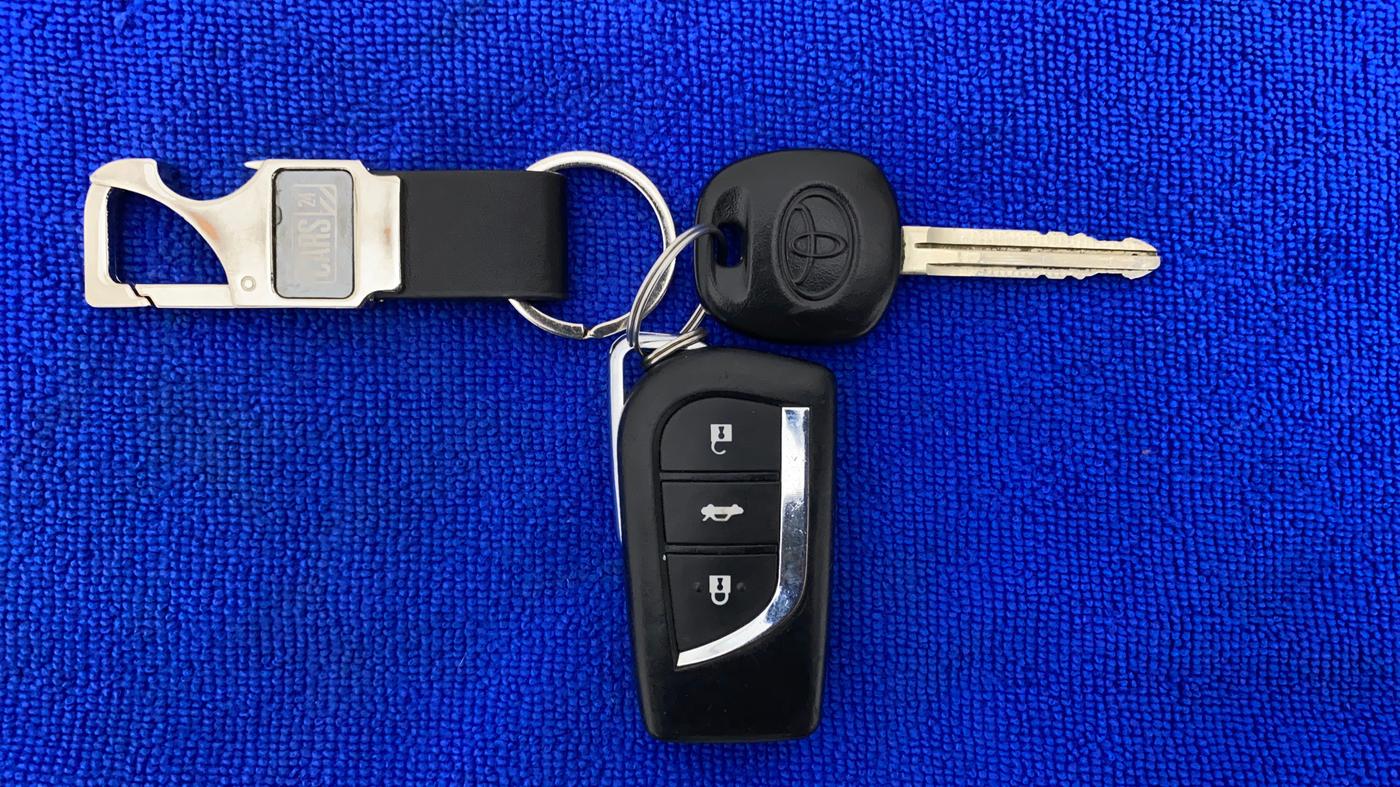 2018 Toyota YARIS J MT, Petrol, Manual, 28,753 km, Key Close Up