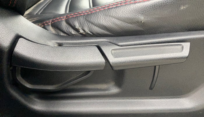 2021 Hyundai VENUE SX 1.0 TURBO IMT, Petrol, Manual, 56,076 km, Driver Side Adjustment Panel