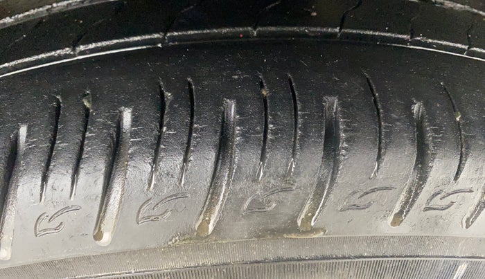 2021 Hyundai VENUE SX 1.0 TURBO IMT, Petrol, Manual, 56,076 km, Right Front Tyre Tread