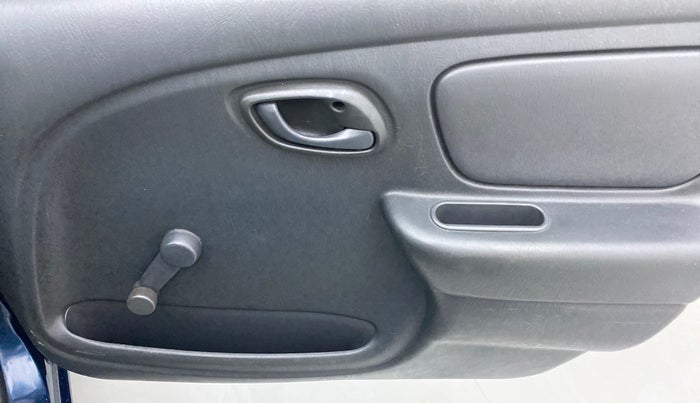 2010 Maruti Alto LXI, Petrol, Manual, 79,130 km, Driver Side Door Panels Control
